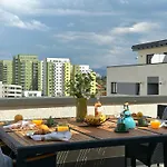 Koa - Twin Tower Apartment *