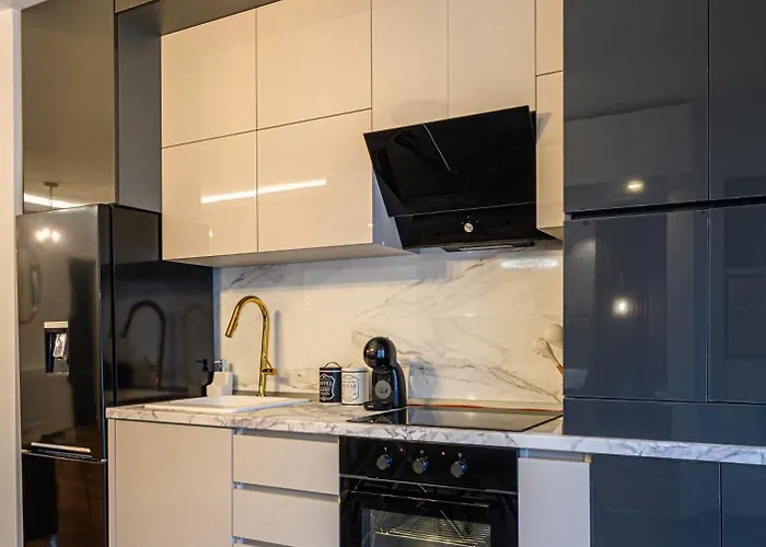 Koa - Twin Tower Apartment *